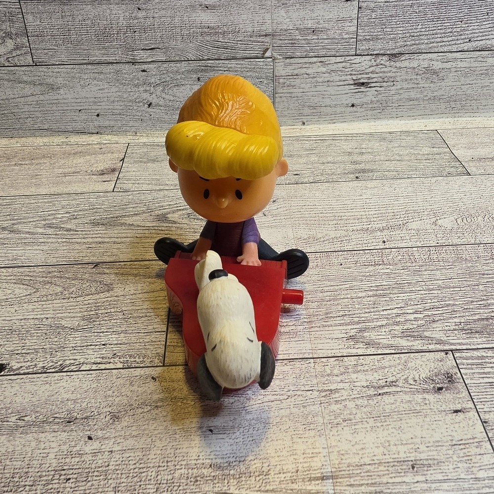 Peanuts Charlie Brown Schroeder & Snoopy Spinning On Piano‎ Toy McDonalds 2015